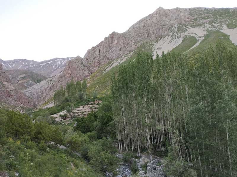 بالا دست روستای لالان ابتدای مسیر پیش از تنگ لالان