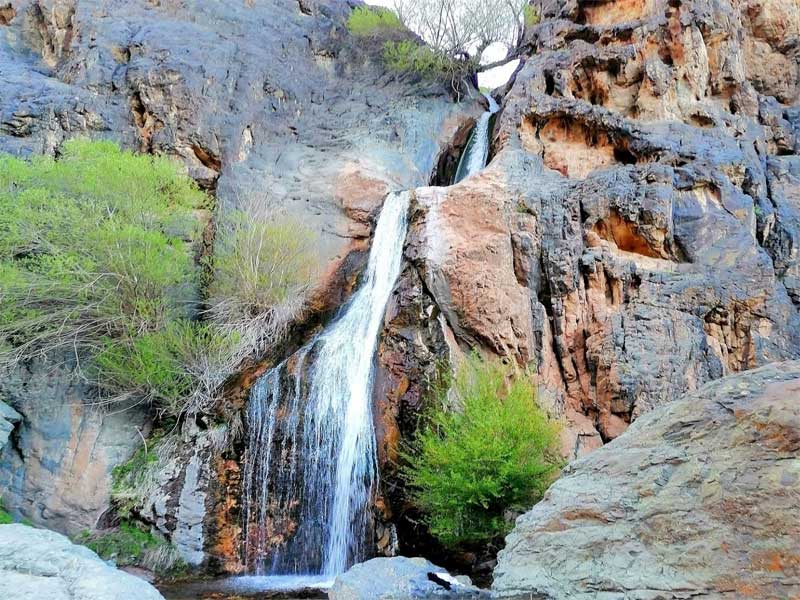 نمایی زیبا از آبشار طامه