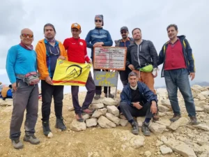 گزارش صعود به زردکوه بختیاری